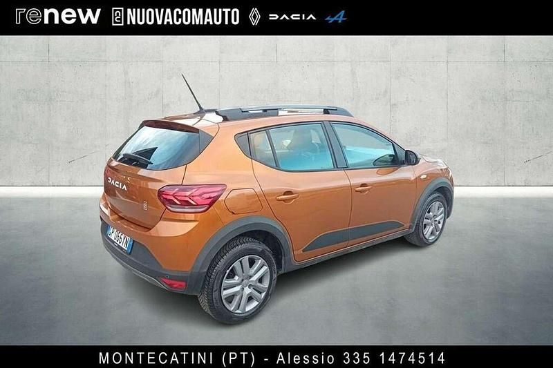 Usata Dacia Sandero Expression 101 CV (74 kW) 2023 Oro Berlina