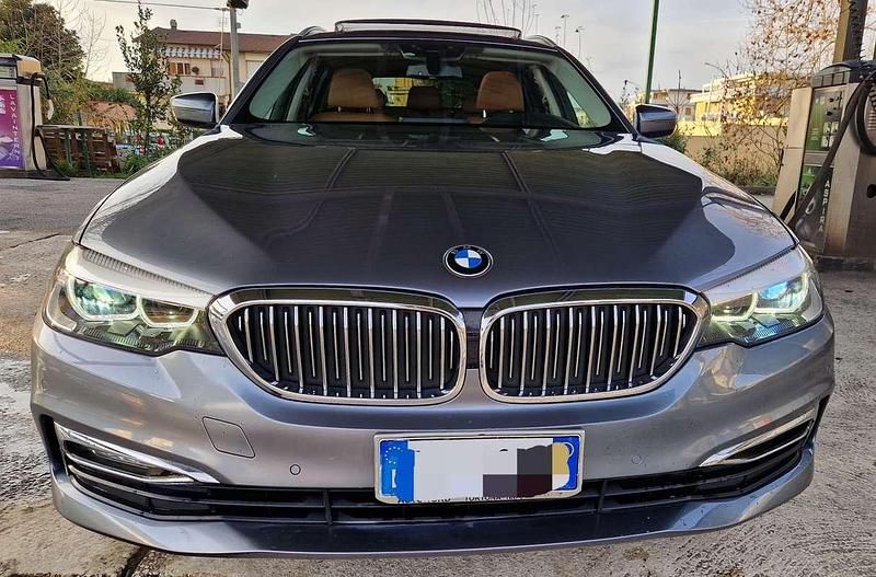 Usata BMW 520 Luxury Line 190 CV (139 kW) 2017 Grigio Station wagon