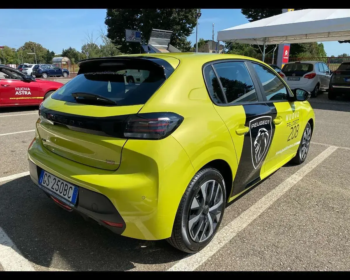 Nuova Peugeot 208 Style 101 CV (74 kW) 2026 Bianco okenite Utilitaria