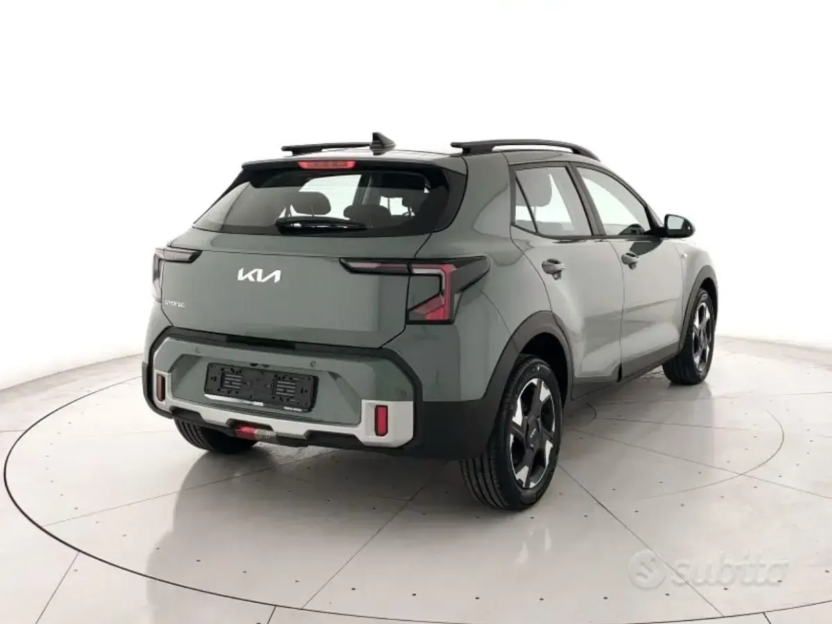 Nuova Kia Stonic Urban 100 CV (73 kW) 2026 Verde SUV