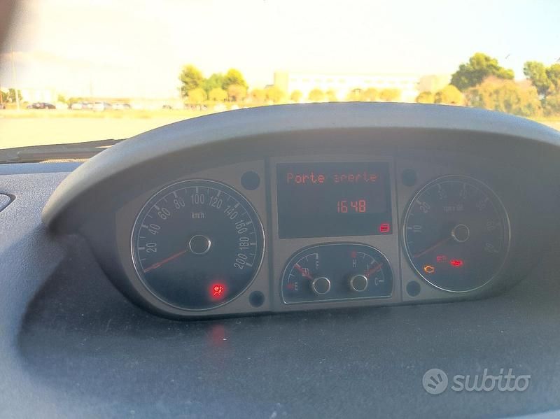 Usata Lancia Musa 90 CV (66 kW) 2008 Blu Monovolume