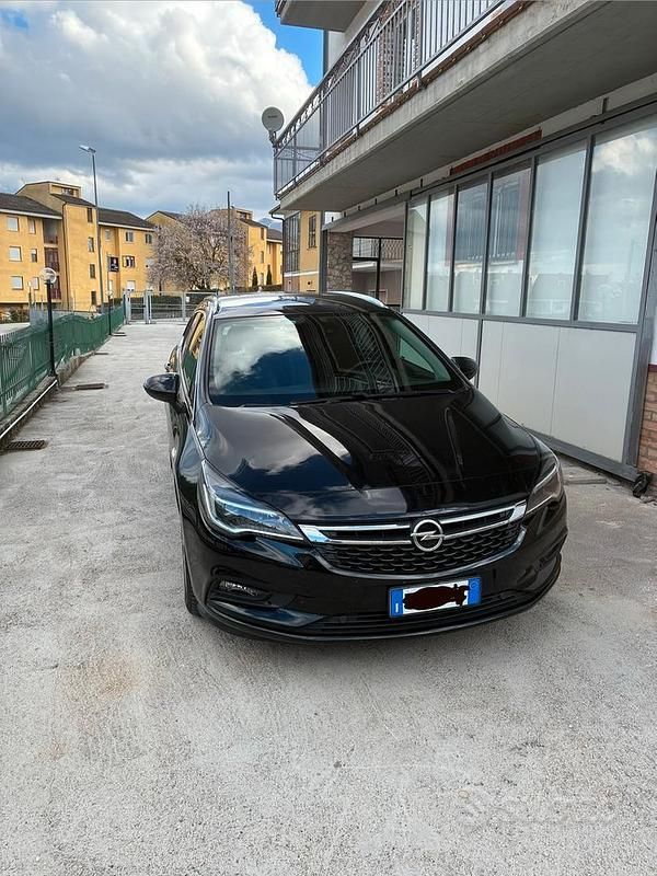 Usata Opel Astra 136 CV (100 kW) 2017 Nero Station wagon