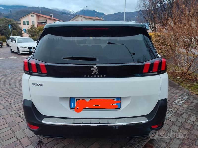 Usata Peugeot 5008 Allure 150 CV (110 kW) 2018 Bianco SUV