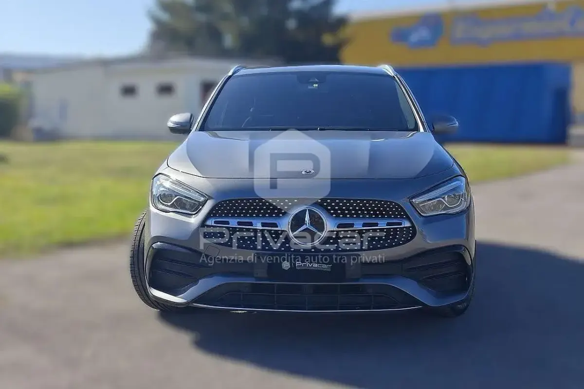 Usata Mercedes GLA200 Premium 150 CV (110 kW) 2020 Grigio SUV