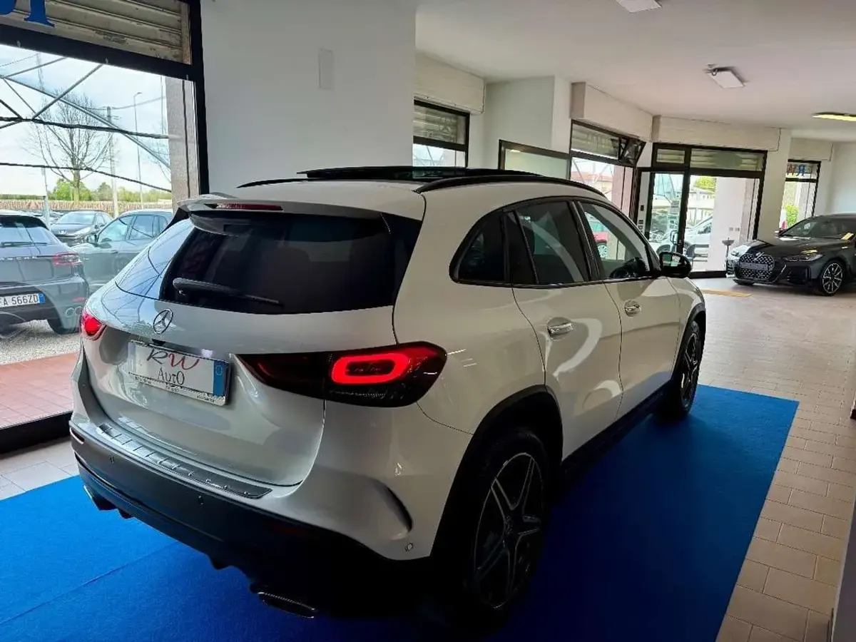 Usata Mercedes GLA200 Premium 150 CV (110 kW) 2021 Bianco SUV