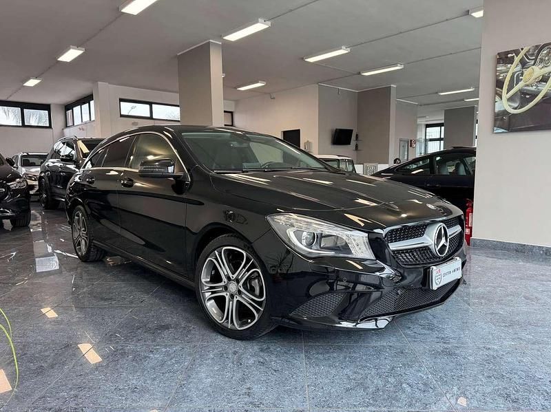 Usata Mercedes CLA200 Shooting Brake Sport Edition 136 CV (100 kW) 2016 Nero Station wagon