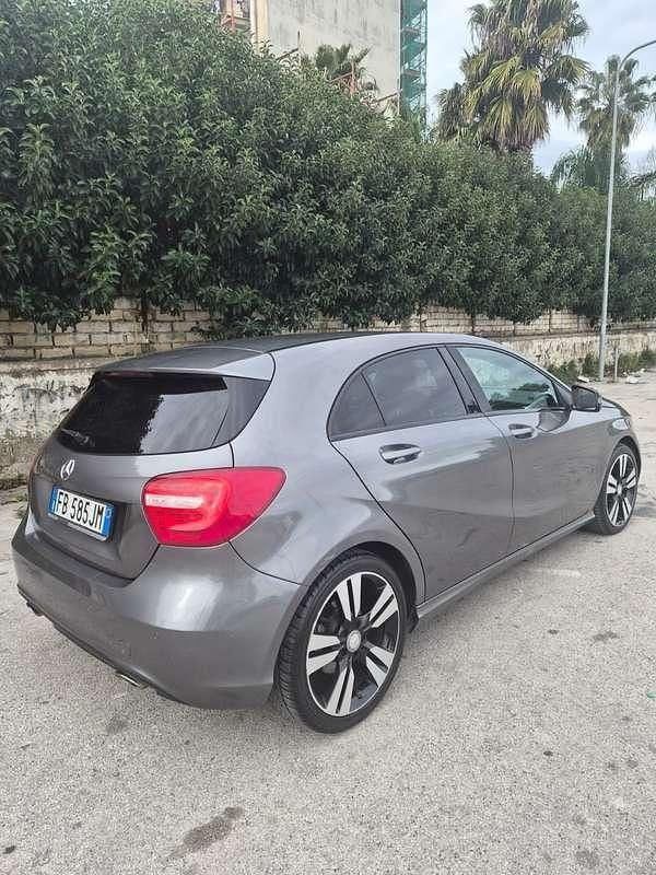 Usata Mercedes A180 109 CV (80 kW) 2015 Berlina