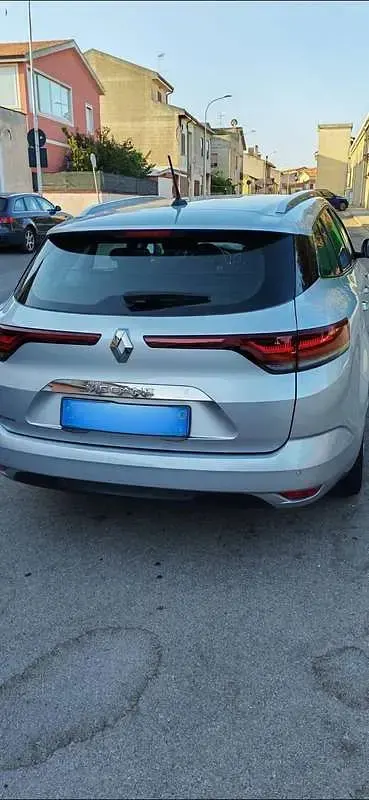 Usata Renault Mégane GrandTour 116 CV (85 kW) 2022 Argento Station wagon