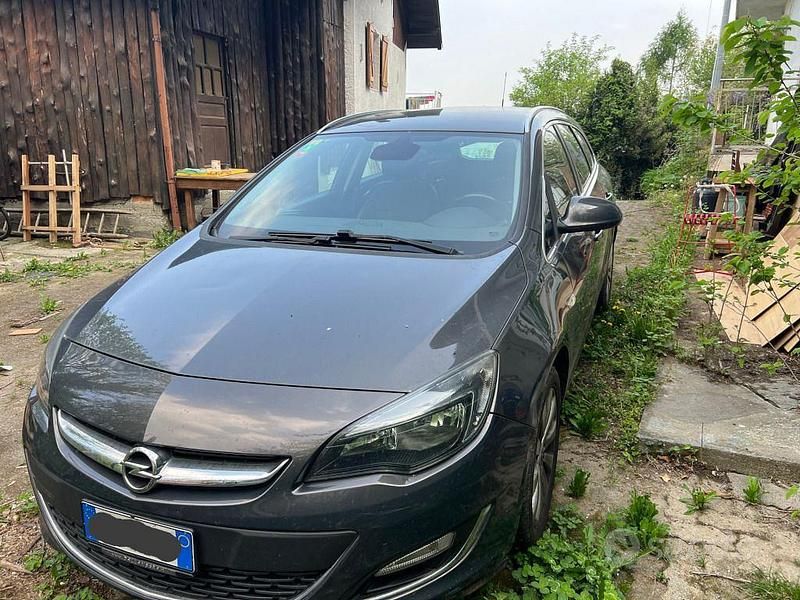 Usata Opel Astra Cosmo 140 CV (102 kW) 2016 Grigio Station wagon