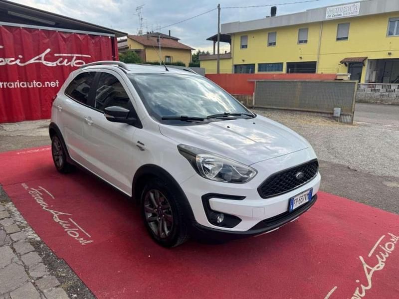 Usata Ford Fiesta Active 95 CV (69 kW) 2018 Bianco Utilitaria