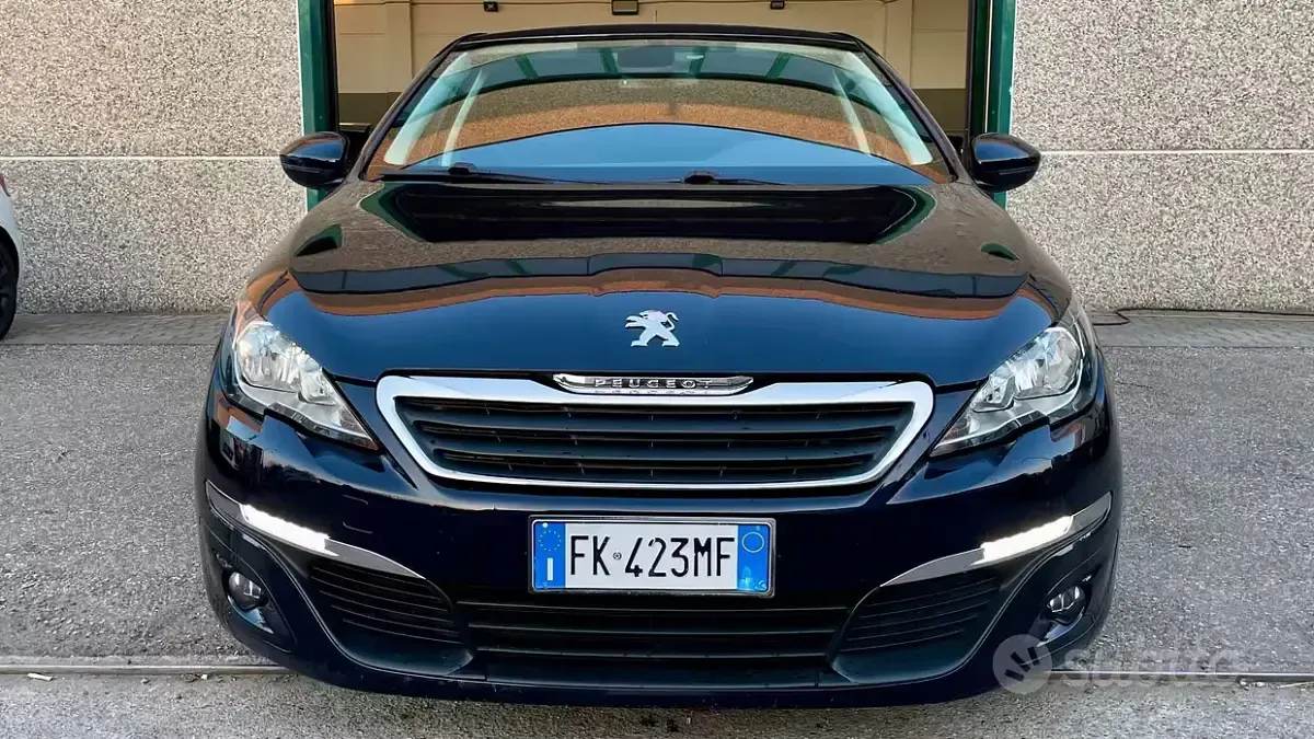 Usata Peugeot 308 SW Allure 120 CV (88 kW) 2017 Blu Station wagon