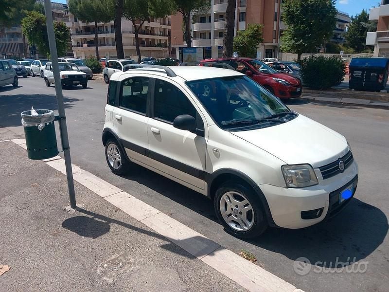 Usata Fiat Panda Climbing 77 CV (56 kW) 2009 Bianco Utilitaria