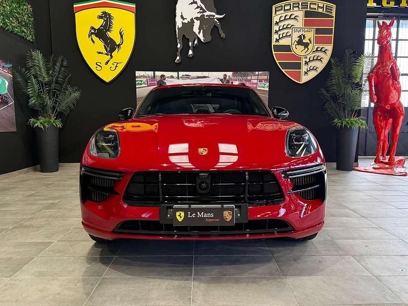 Usata Porsche Macan Turbo Performance Package 441 CV (324 kW) 2020 Rosso carminio SUV
