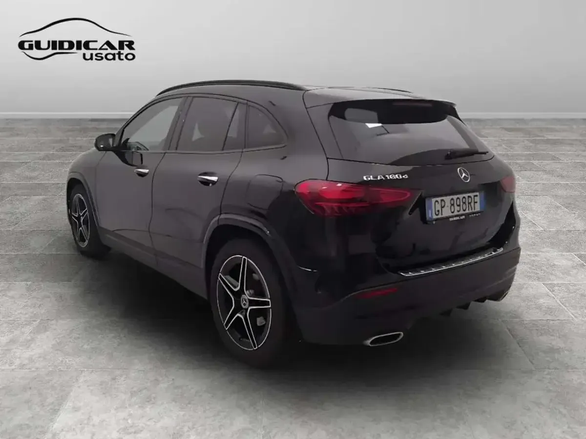 Usata Mercedes GLA180 Advanced Plus 116 CV (85 kW) 2023 Nero SUV