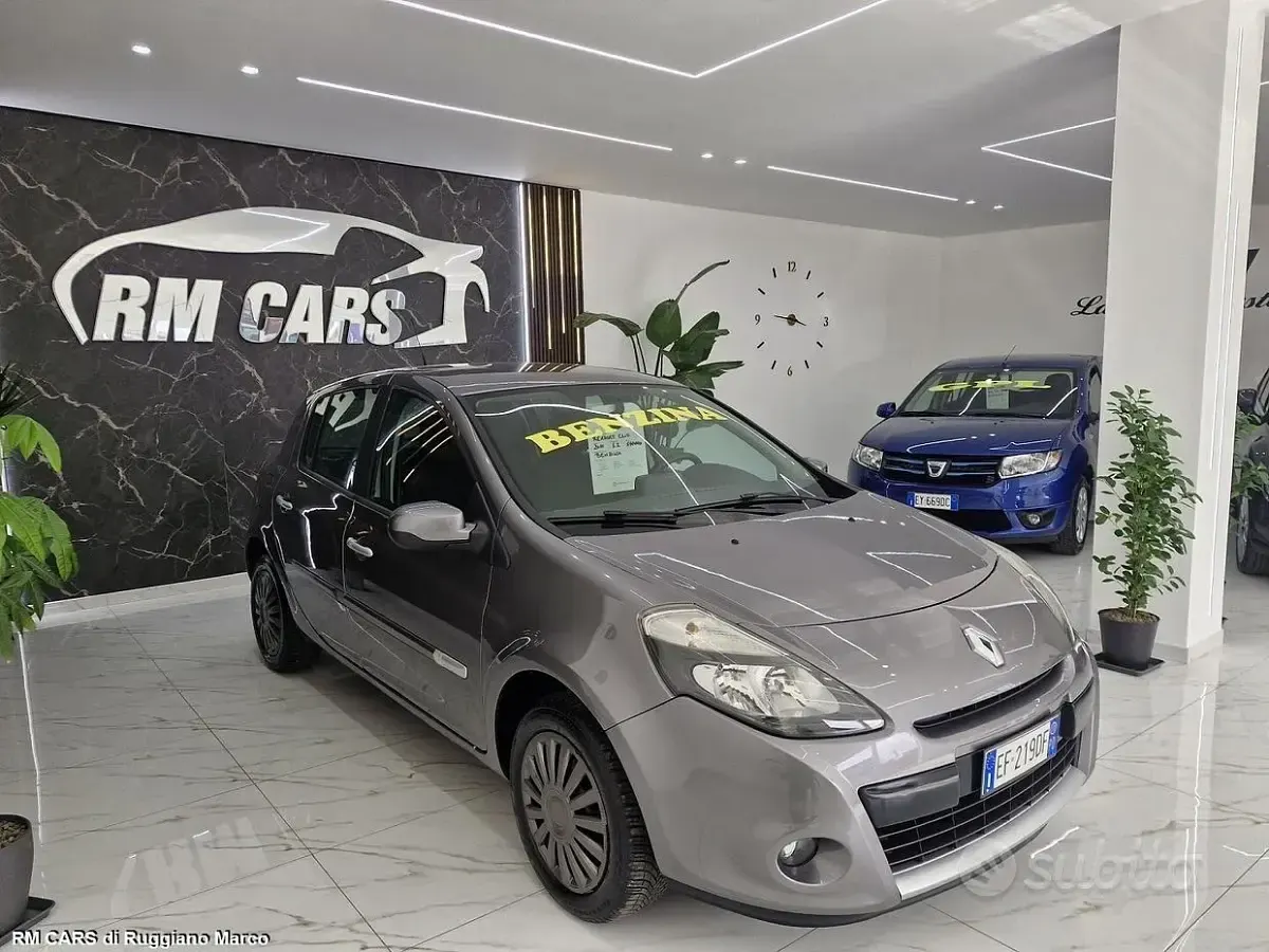 Usata Renault Clio Luxe 75 CV (55 kW) 2010 Utilitaria