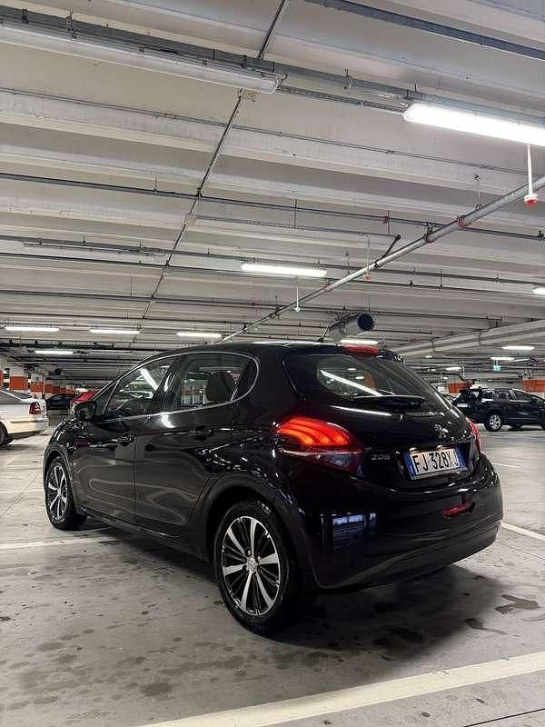 Usata Peugeot 208 Allure 75 CV (55 kW) 2017 Utilitaria