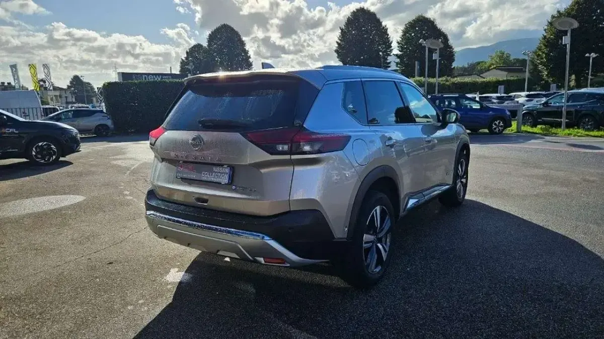 Usata Nissan X-Trail Premium Edition 158 CV (116 kW) 2023 Argento SUV