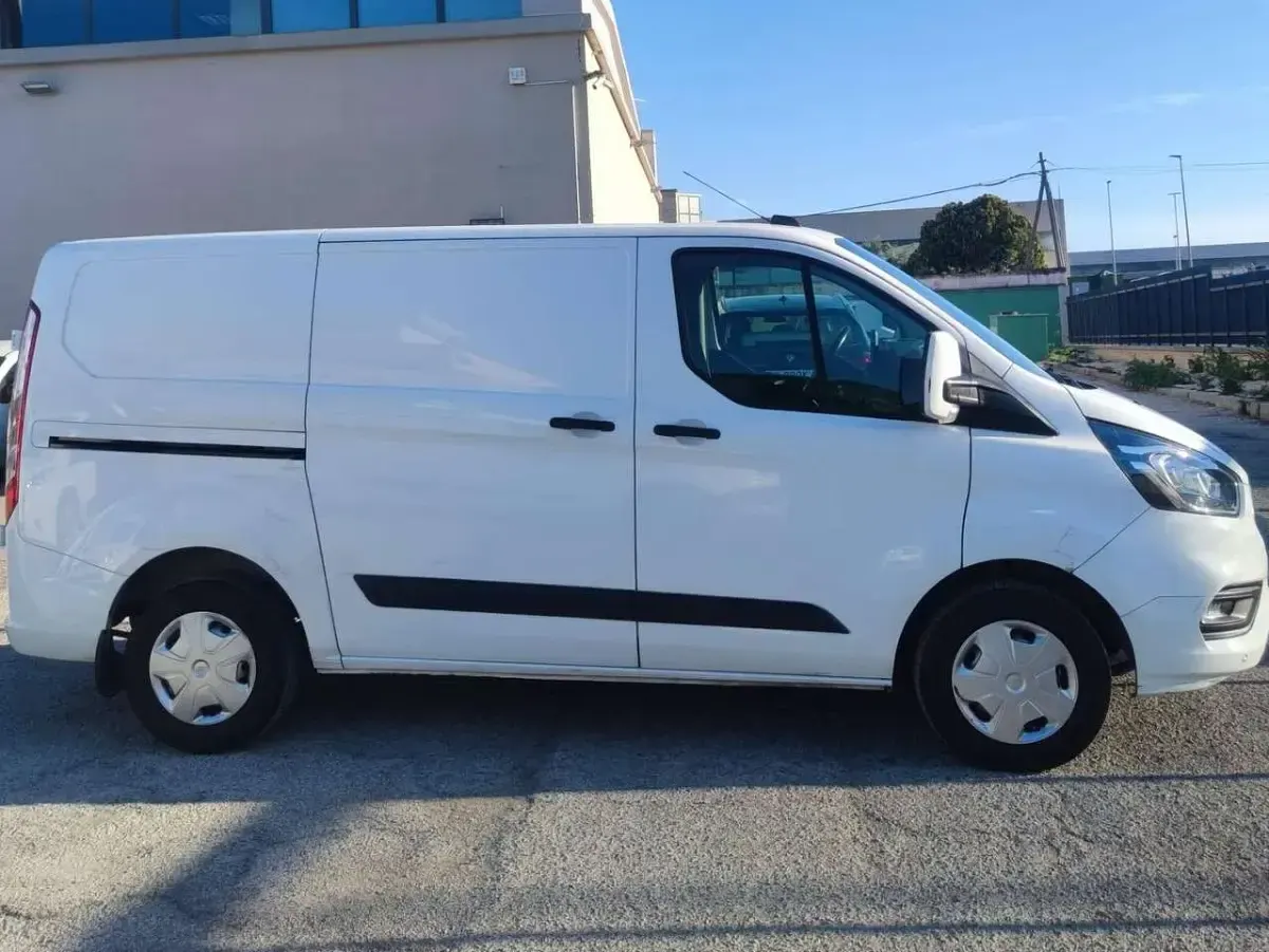 Usata Ford Transit Custom 129 CV (94 kW) 2021 Bianco Furgone
