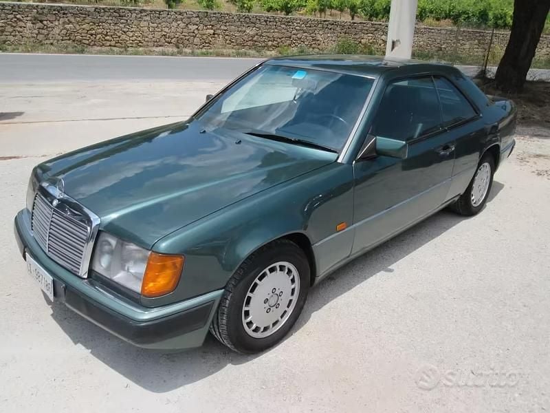 Usata Mercedes E300 231 CV (169 kW) 1991 Verde Coupé