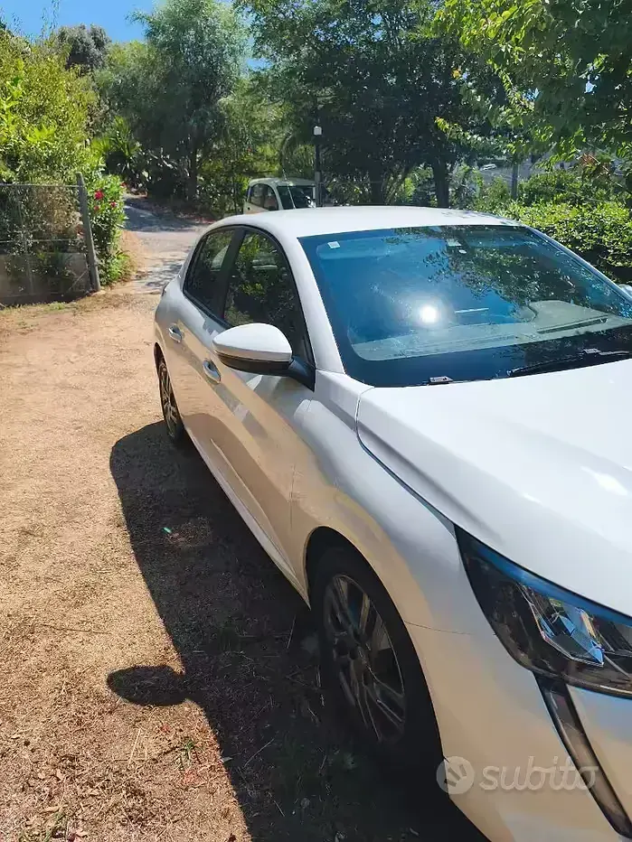 Usata Peugeot 208 Allure 102 CV (75 kW) 2021 Bianco Utilitaria