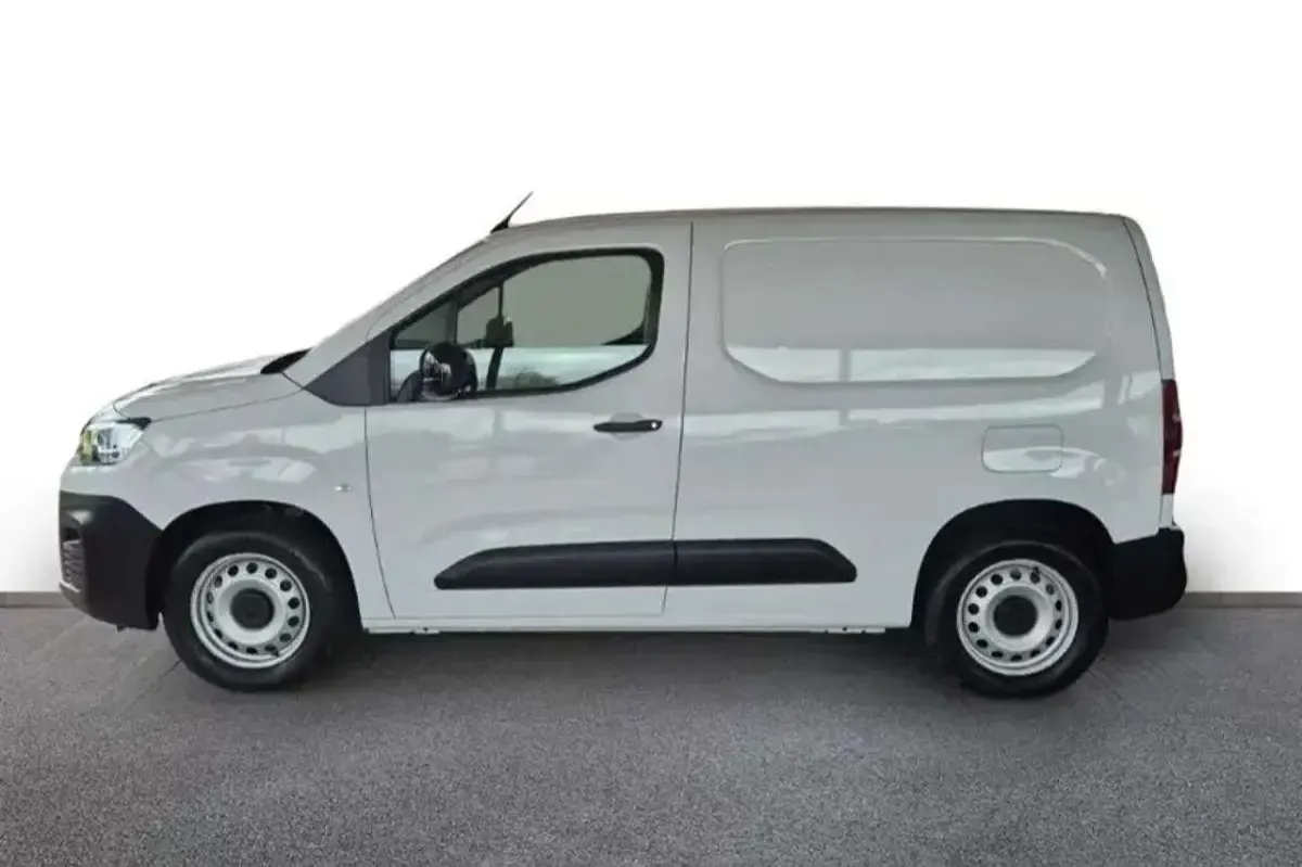 Usata Fiat Doblò 102 CV (75 kW) 2023 Bianco Monovolume