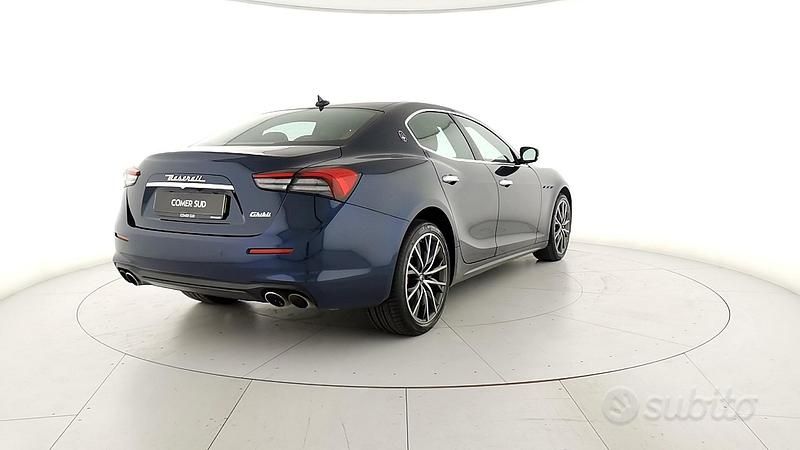 Usata Maserati Ghibli 330 CV (242 kW) 2021 Blu Berlina