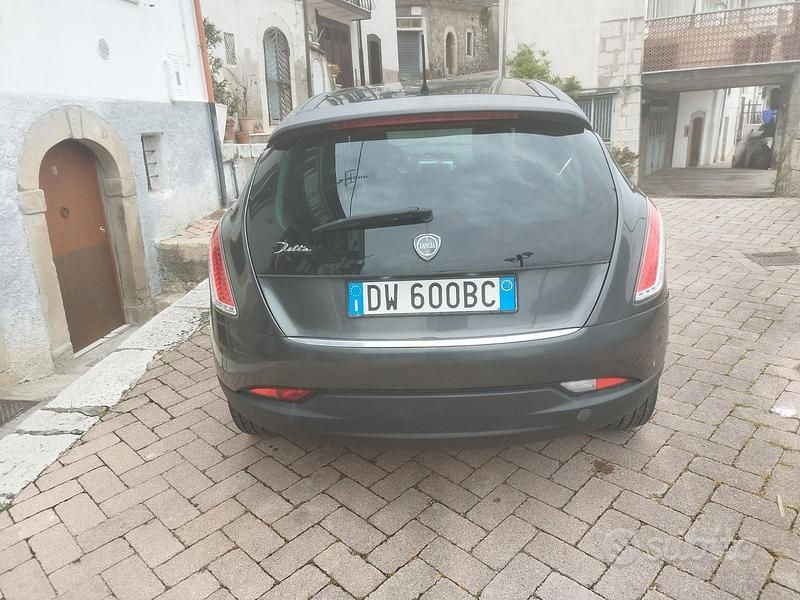 Usata Lancia Delta 120 CV (88 kW) 2009 Grigio Utilitaria