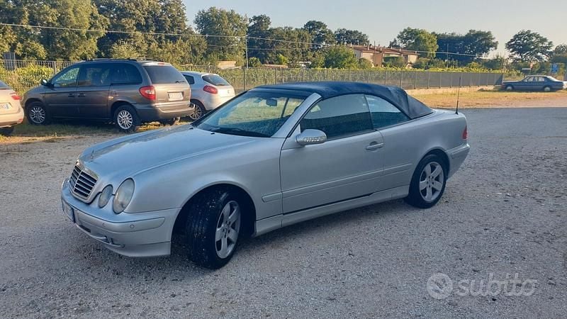 Usata Mercedes CLK230 Avantgarde 197 CV (144 kW) 2000 Argento Cabrio