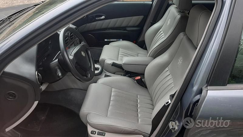 Usata Alfa Romeo 166 226 CV (166 kW) 2002 Grigio Berlina