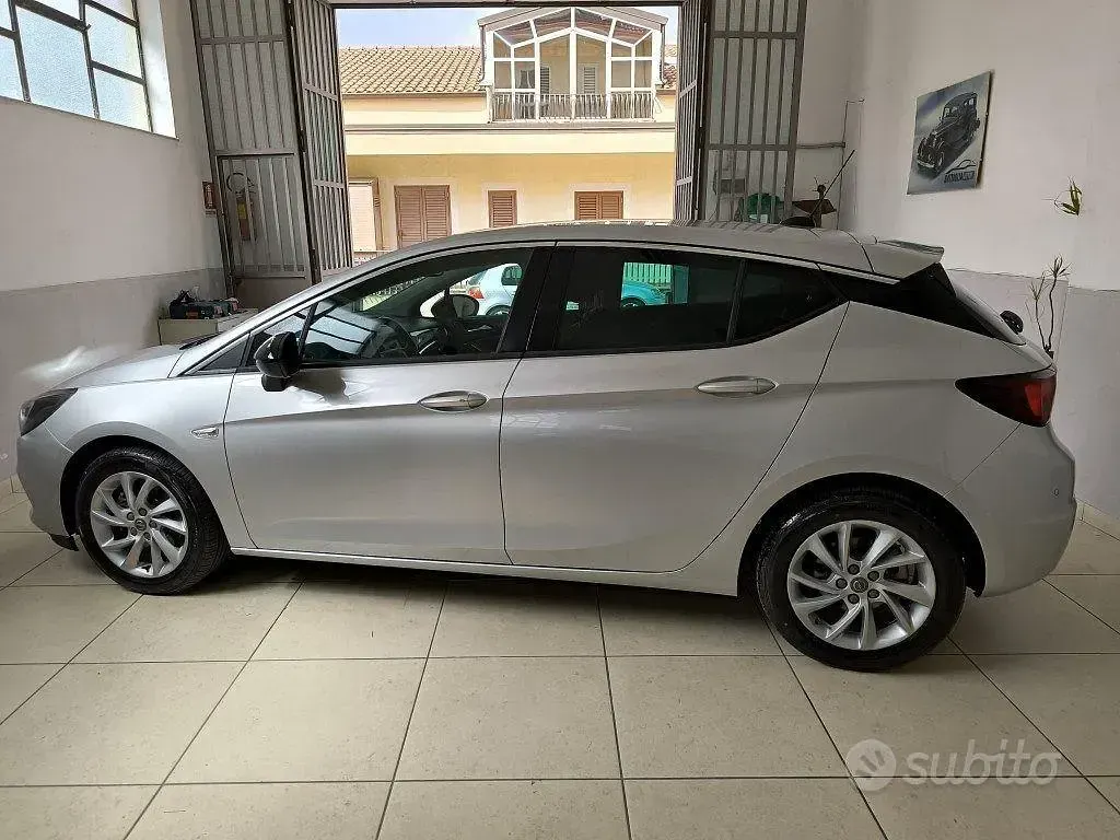 Usata Opel Astra Business Elegance 122 CV (89 kW) 2021 Grigio Berlina