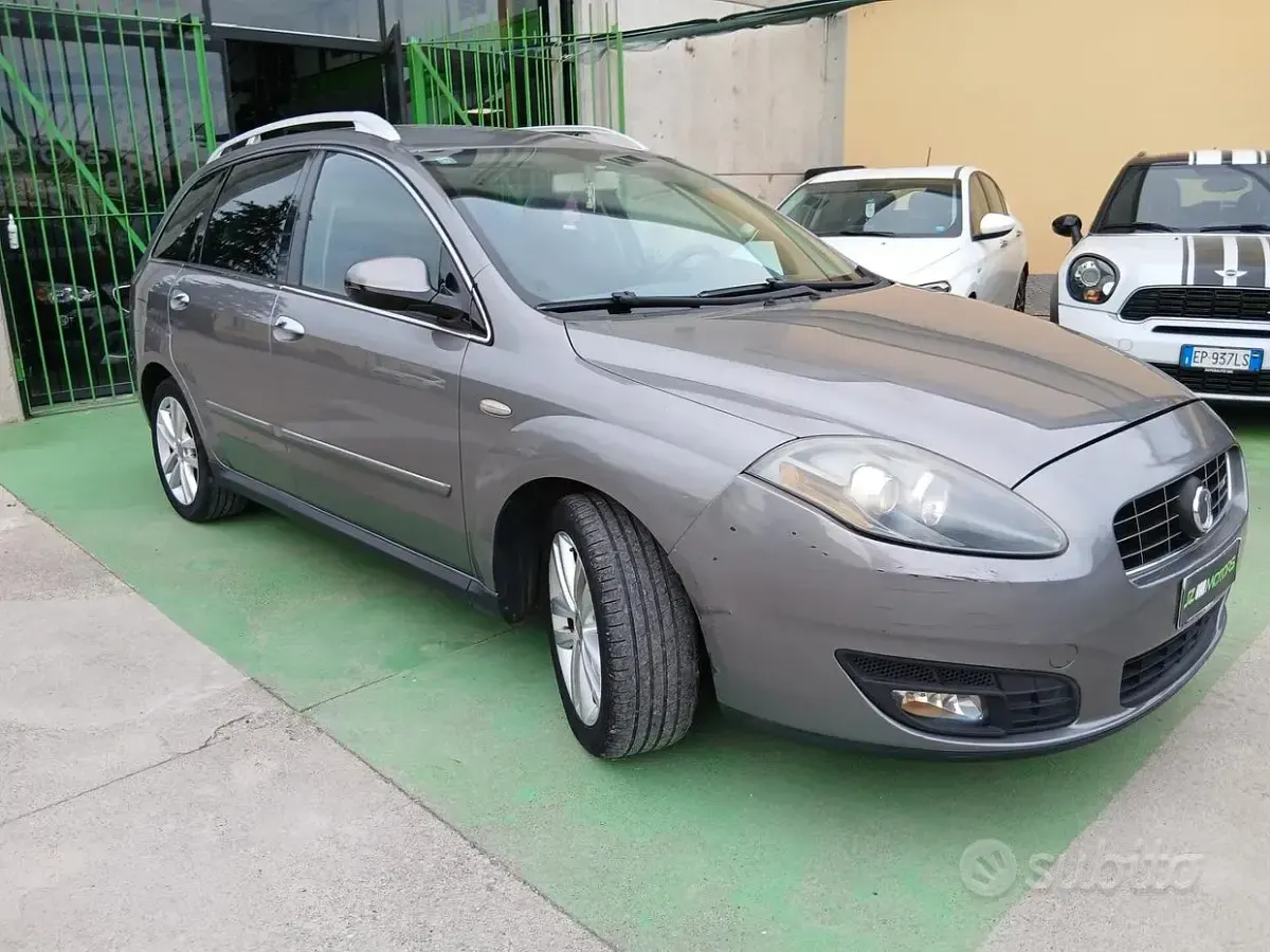Usata Fiat Croma 150 CV (110 kW) 2009 Grigio Station wagon