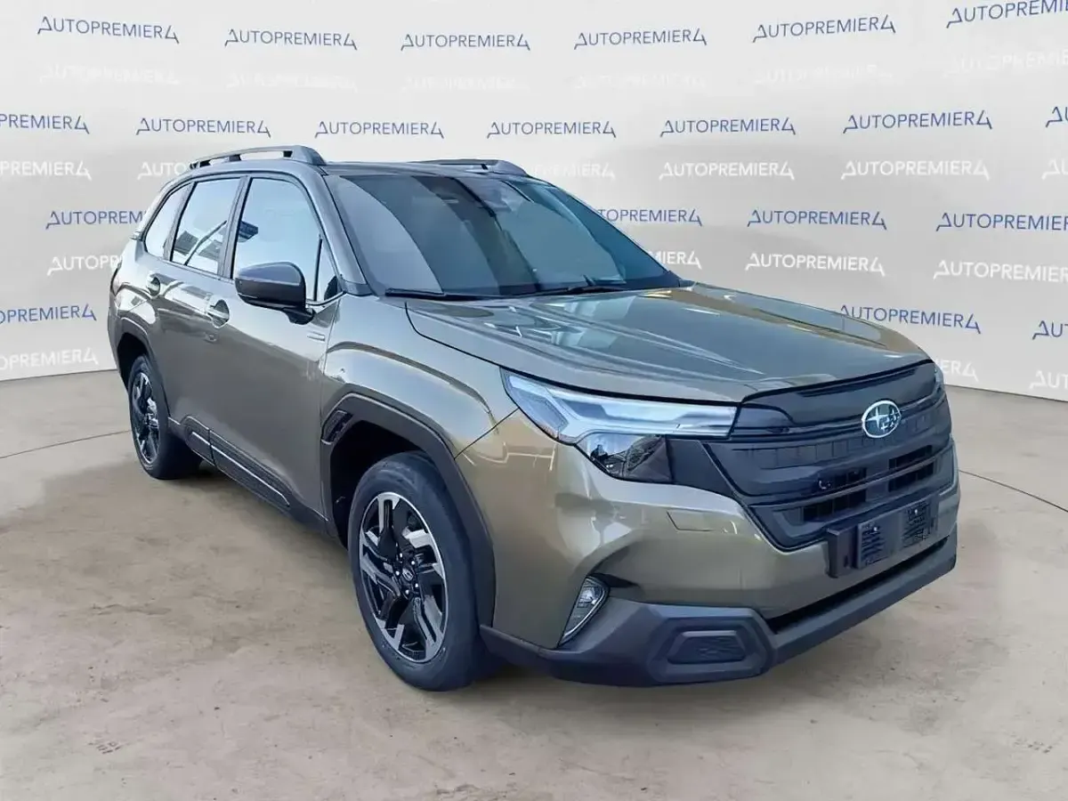 Nuova Subaru Forester 136 CV (100 kW) 2025 Verde SUV