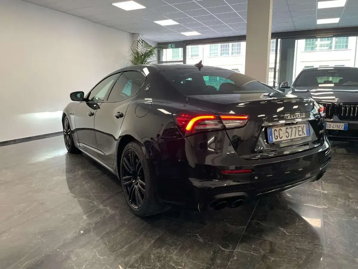 Begagnad Maserati GranSport 330 HK (242 kW) 2020 Svart Sedan