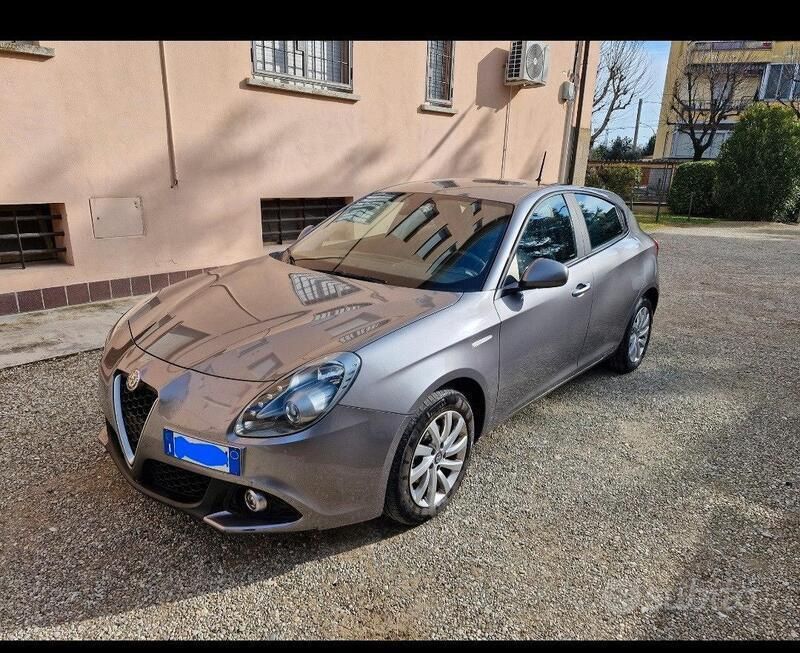 Usata 2016 Alfa Romeo Giulietta Due volumi | 9000 € (Cara) - Immagine 1/4