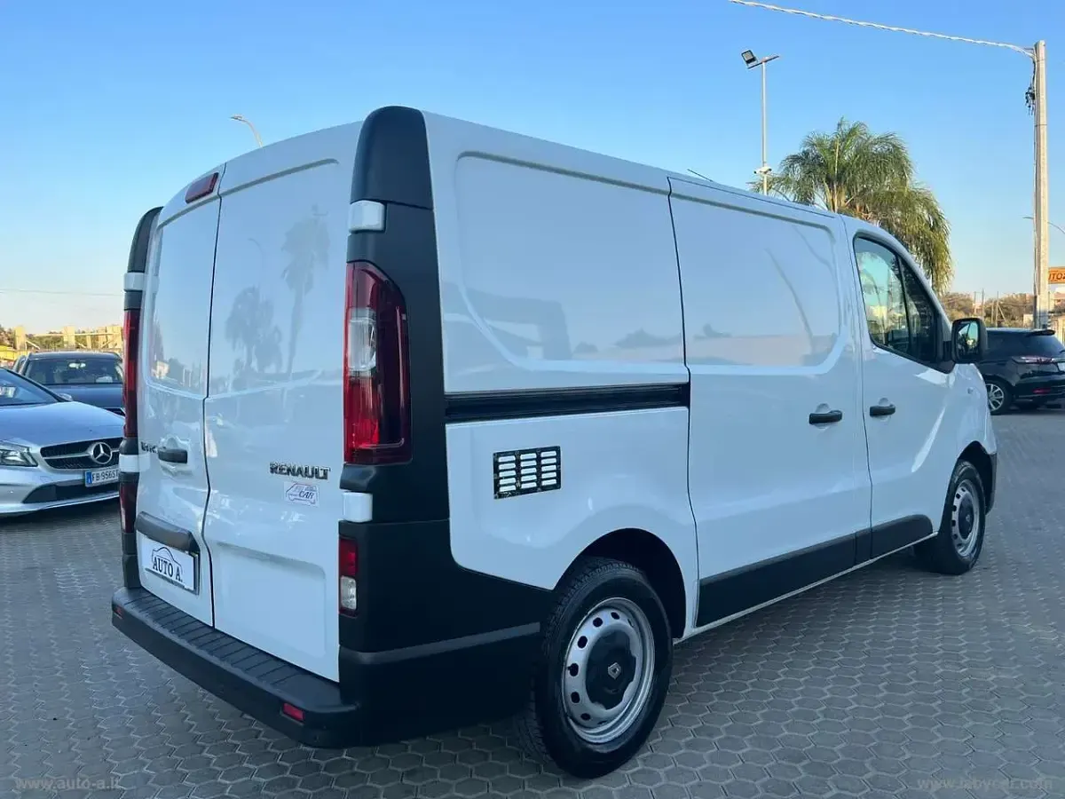 Usata Renault Trafic 125 CV (91 kW) 2019 Bianco Monovolume