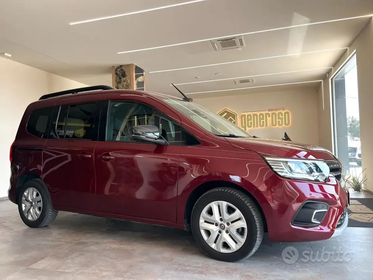 Usata Renault Kangoo Edition One 95 CV (69 kW) 2022 Rosso Monovolume
