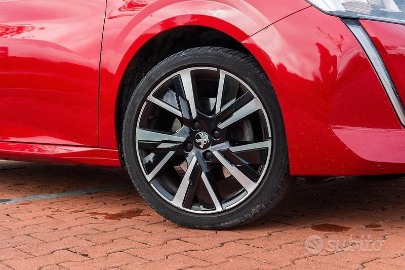 Usata Peugeot 208 101 CV (74 kW) 2020 Rosso Utilitaria