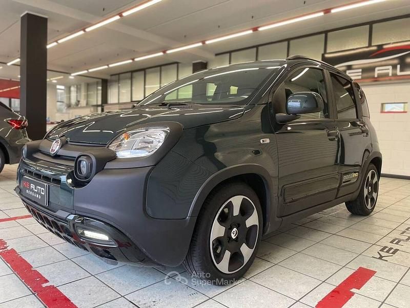 Usata Fiat Panda Cross Cross 69 CV (50 kW) 2025 Verde foresta Utilitaria