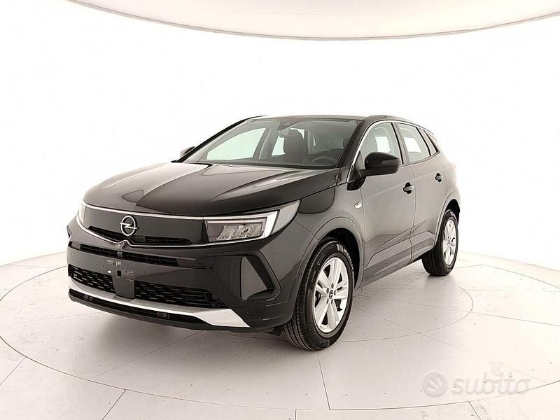 Usado Opel Grandland X Edition 131 CV (96 kW) 2024 Negro SUV