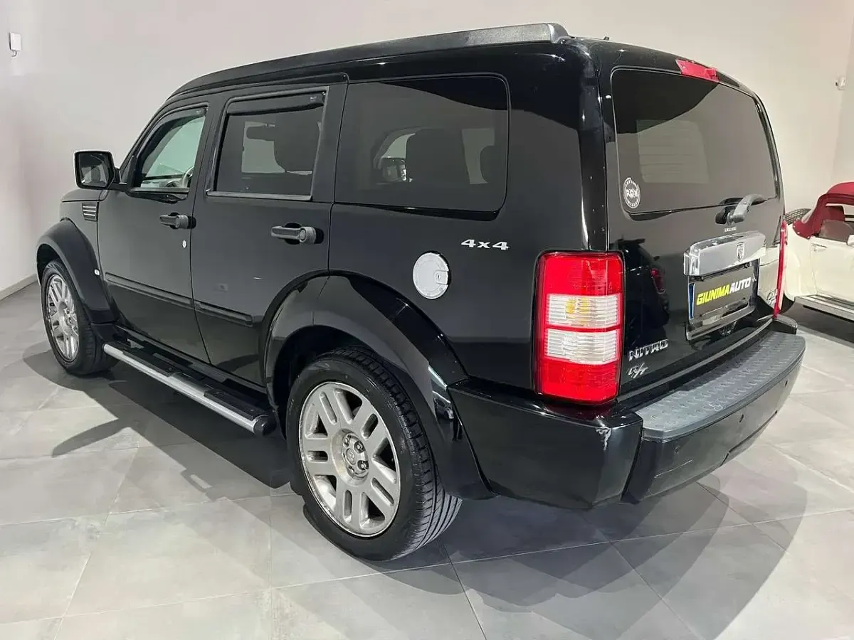 Usata Dodge Nitro 260 CV (191 kW) 2008 Nero SUV