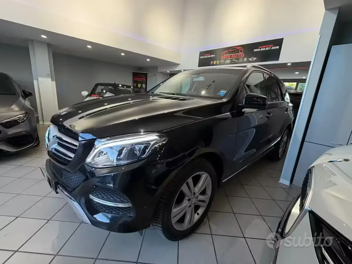 Usata Mercedes GLE250 204 CV (150 kW) 2015 Nero Station wagon