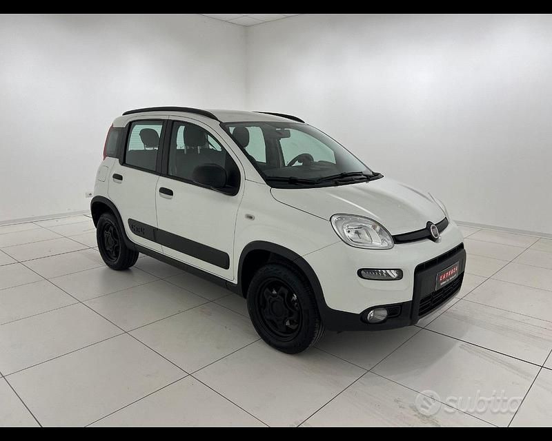 Bianco Usata 2017 Fiat Panda 4x4 S Due volumi | 12.900 € (Cara) - Immagine 1/4