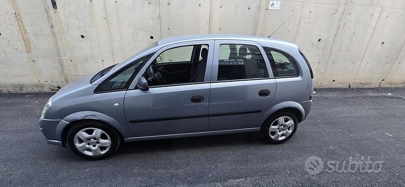Usata Opel Meriva 90 CV (66 kW) 2008 Grigio Monovolume