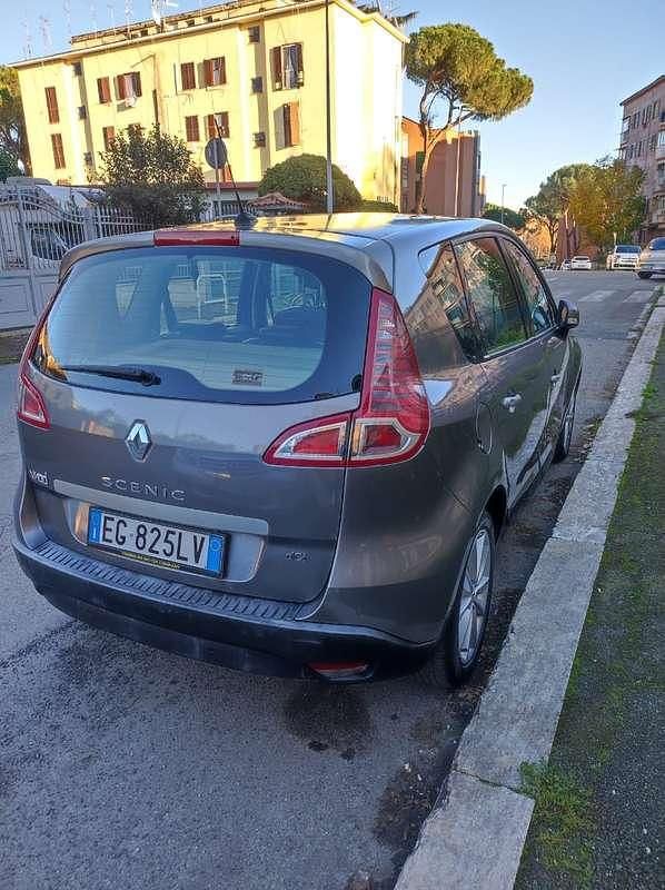 Usata 2011 Renault Scénic III Monovolume | 3500 € (Ottimo prezzo) - Immagine 1/4