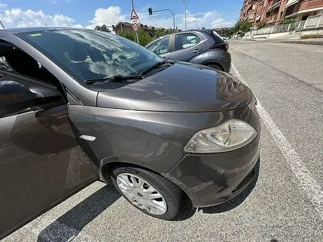 Usata Lancia Ypsilon 95 CV (69 kW) 2012 Grigio Utilitaria