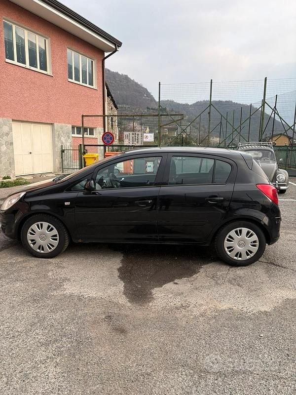 Usata Opel Corsa Enjoy 75 CV (55 kW) 2006 Nero Utilitaria