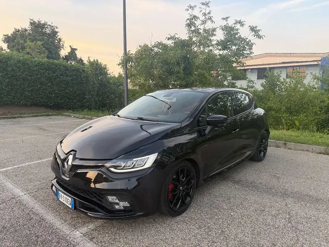 Usata Renault Clio IV R.S. 200 CV (147 kW) 2017 Nero Berlina