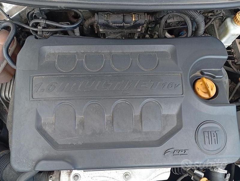 Usata Fiat Bravo 120 CV (88 kW) 2011 Grigio Utilitaria