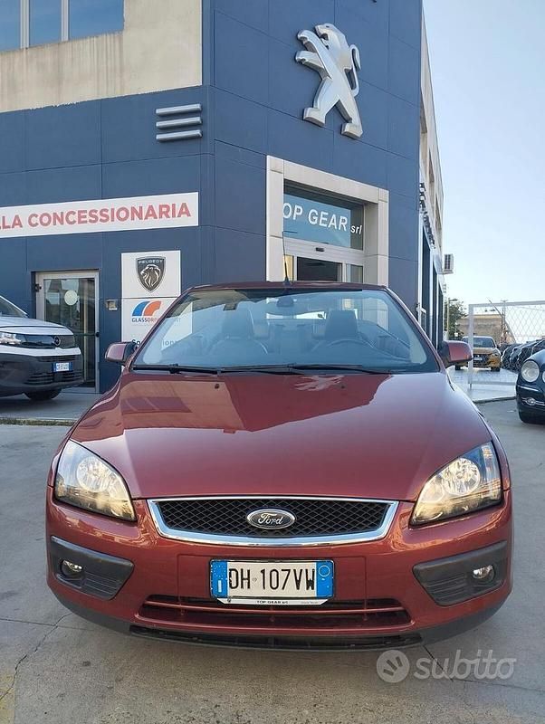 Usata Ford Focus Cabriolet Titanium 136 CV (100 kW) 2007 Marrone Cabrio
