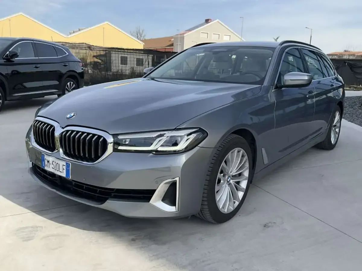 Usata BMW 540 Luxury Line 340 CV (250 kW) 2022 Grigio scuro metallizzato Station wagon